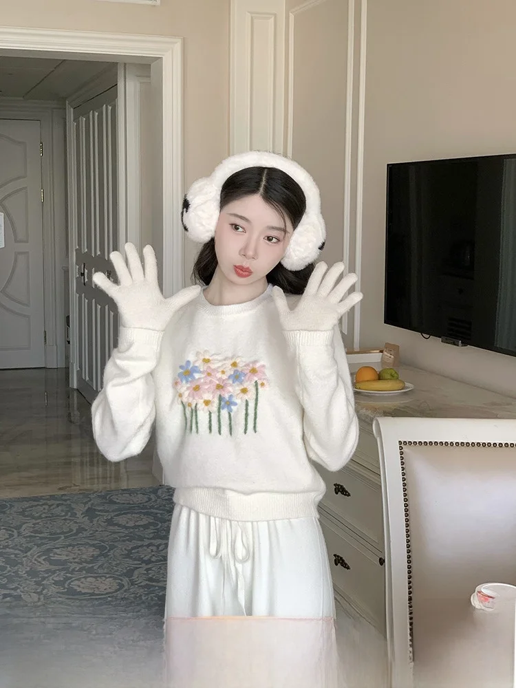 Новинка! Женский вязаный свитер с объемной вышивкой маленьких цветов, без дефектов, с длинными рукавами и круглым вырезом, для зимы.
Новинка! Женский вязаный свитер с объемной вышивкой маленьких цветов, без дефектов, с длинными рукавами и круглым вырезом, для зимы.