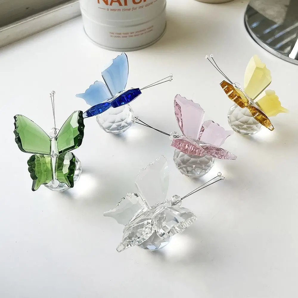 Multicolor White Crystal Crystal Butterfly Cute Vivid Miniature Figurines Handmade Glass Art Children's Toys Living Room
Multicolor White Crystal Crystal Butterfly Cute Vivid Miniature Figurines Handmade Glass Art Children's Toys Living Room