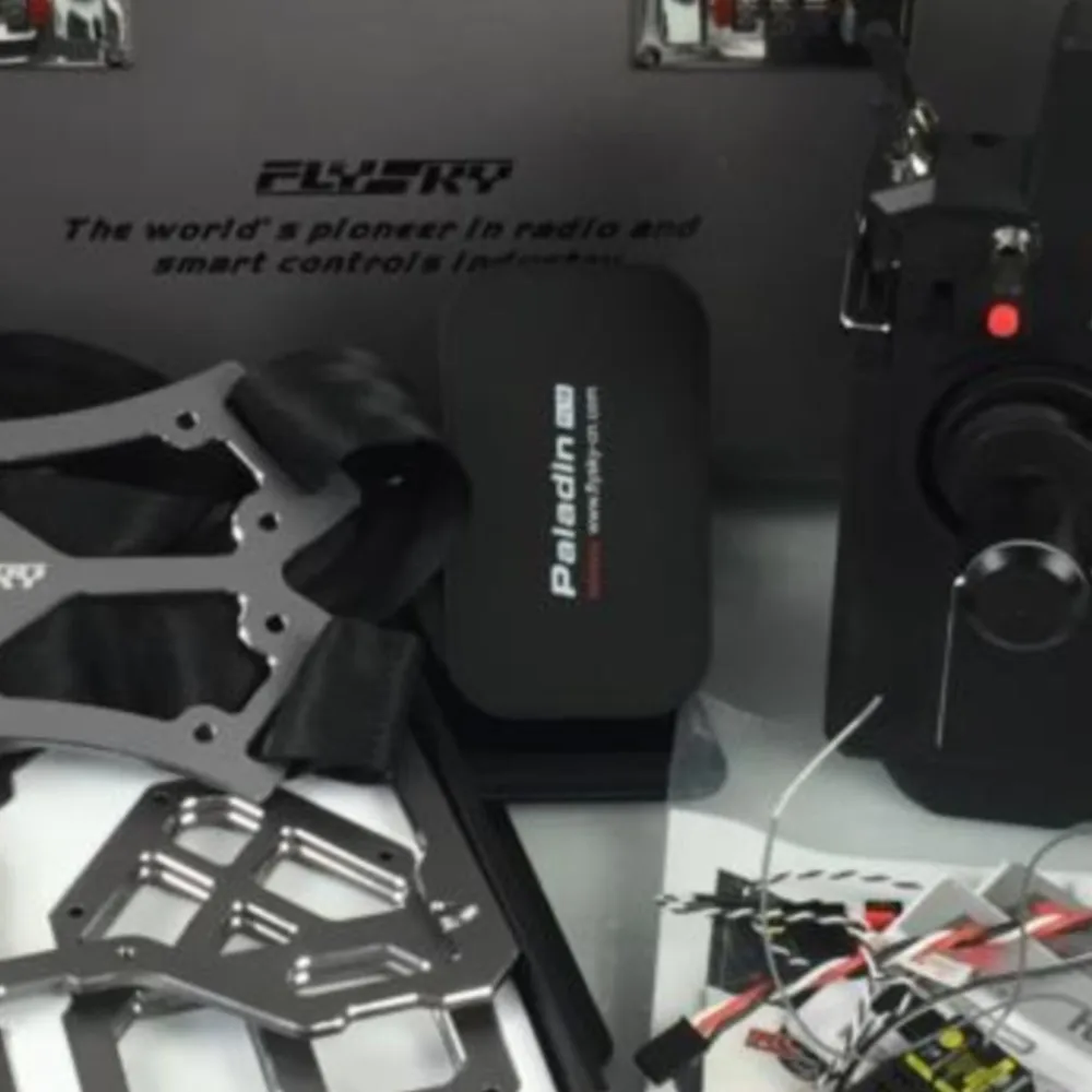 Flysky Transmitter 18CH Radio System FGR12B FGR8B Receiver PL18EV With Packaging Aluminum Box For RC Boat Tank Engineering Car
Flysky Transmitter 18CH Radio System FGR12B FGR8B Receiver PL18EV With Packaging Aluminum Box For RC Boat Tank Engineering Car