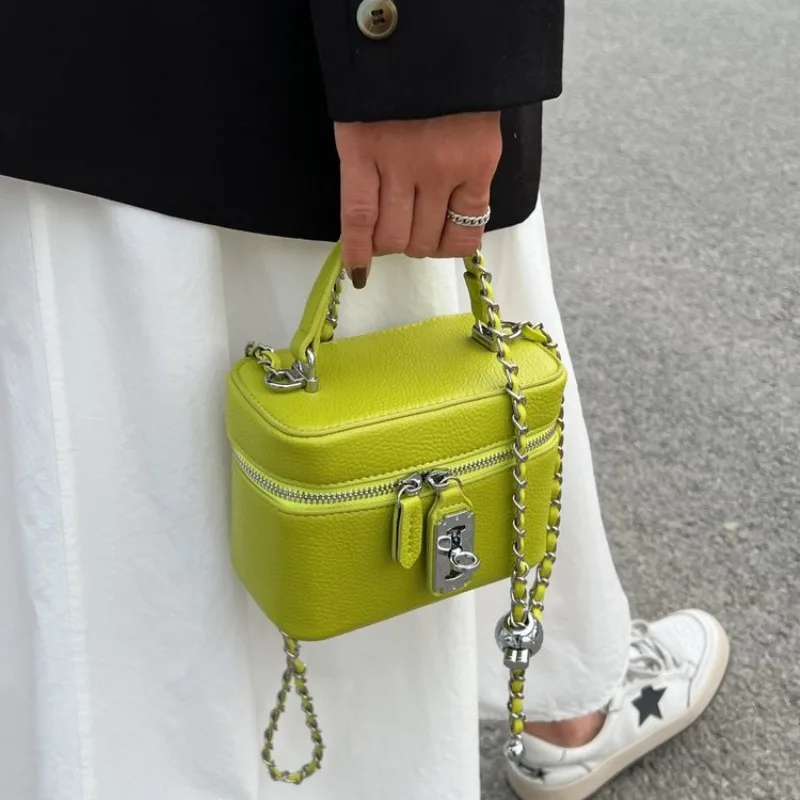Luxury Minimalist Diaper Bag For Women Elegant Crossbody Bag Designer Vintage Tote Leather Solid Color Fashionable Bag
Luxury Minimalist Diaper Bag For Women Elegant Crossbody Bag Designer Vintage Tote Leather Solid Color Fashionable Bag