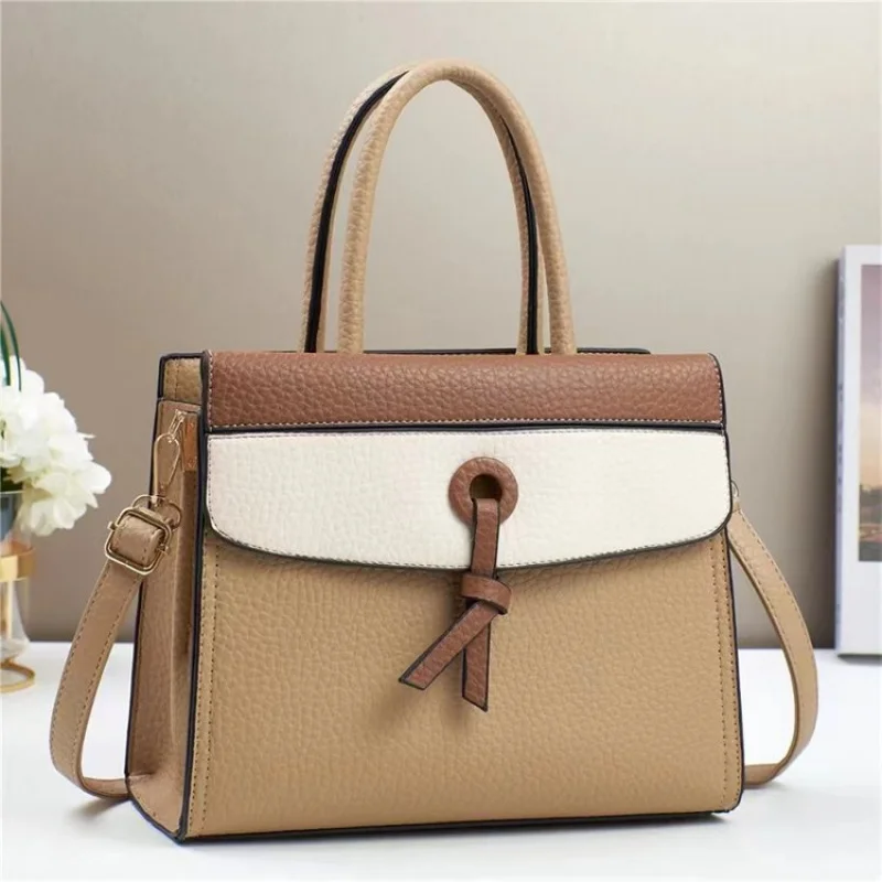 Fashionable Luxury Tote Leather Women's Bag Famous Designer Classic Elegant Crossbody Refined Stitchwork Vintage Daily Bag
Fashionable Luxury Tote Leather Women's Bag Famous Designer Classic Elegant Crossbody Refined Stitchwork Vintage Daily Bag