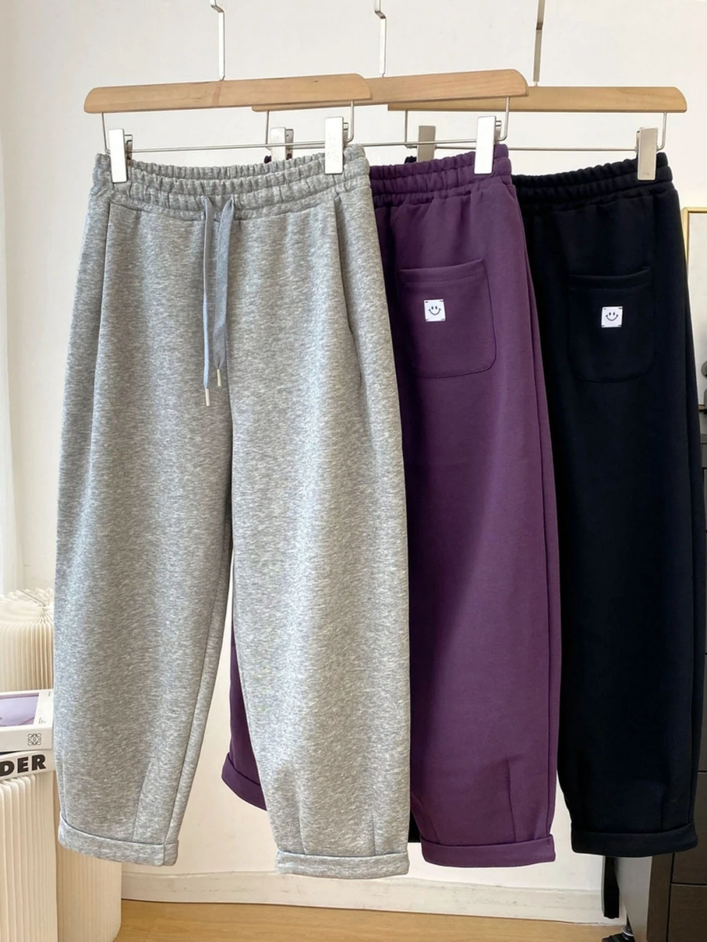 plus Size High Waist Thickened Casual Wide Leg Pants Women's Loose Covering Dad Pants Autumn Winter plus Size Comfortable Tro...
plus Size High Waist Thickened Casual Wide Leg Pants Women's Loose Covering Dad Pants Autumn Winter plus Size Comfortable Tro...