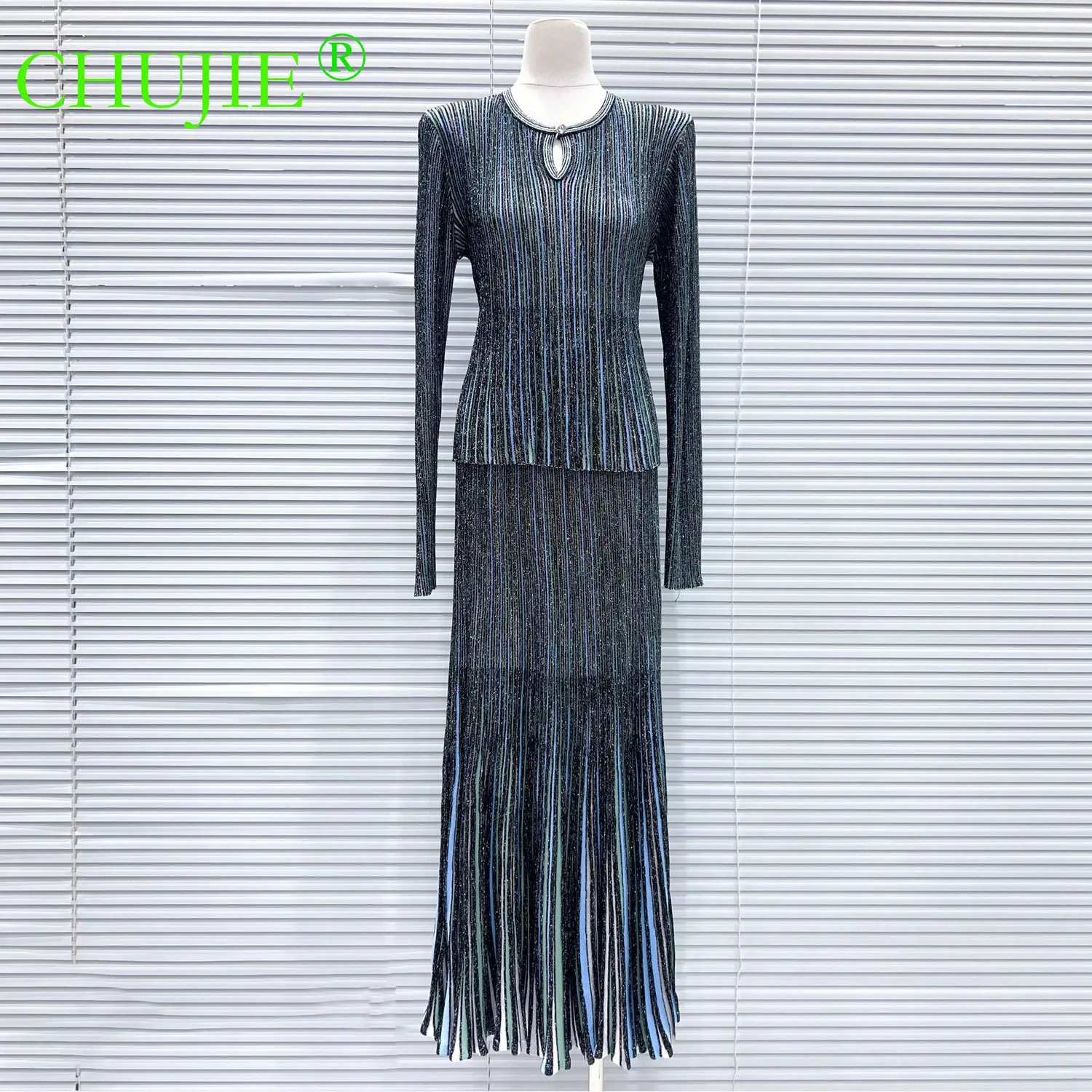 CHUJIE 2026 Spring Summer New Style Color-Block Vertical Stripe Hollow-Chest Round-Neck Long-Sleeve Knit Top And Skirt Set
CHUJIE 2026 Spring Summer New Style Color-Block Vertical Stripe Hollow-Chest Round-Neck Long-Sleeve Knit Top And Skirt Set