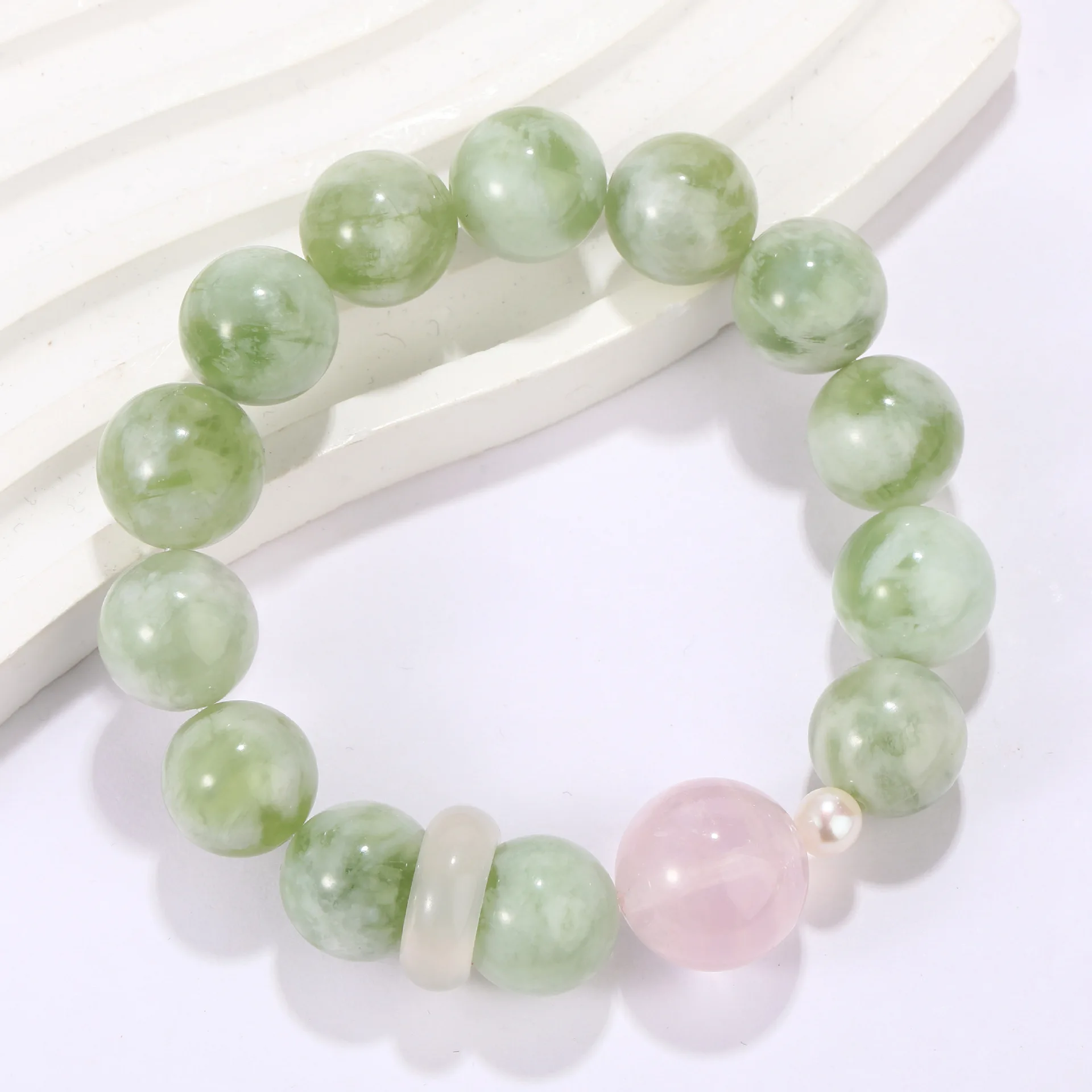 Natural Xiuyu Fruit Green Milk Lid Hand String Summer Appearance White Small And Unique Jewelry Girl s Heart Bracelet Design Lu
Natural Xiuyu Fruit Green Milk Lid Hand String Summer Appearance White Small And Unique Jewelry Girl s Heart Bracelet Design Lu