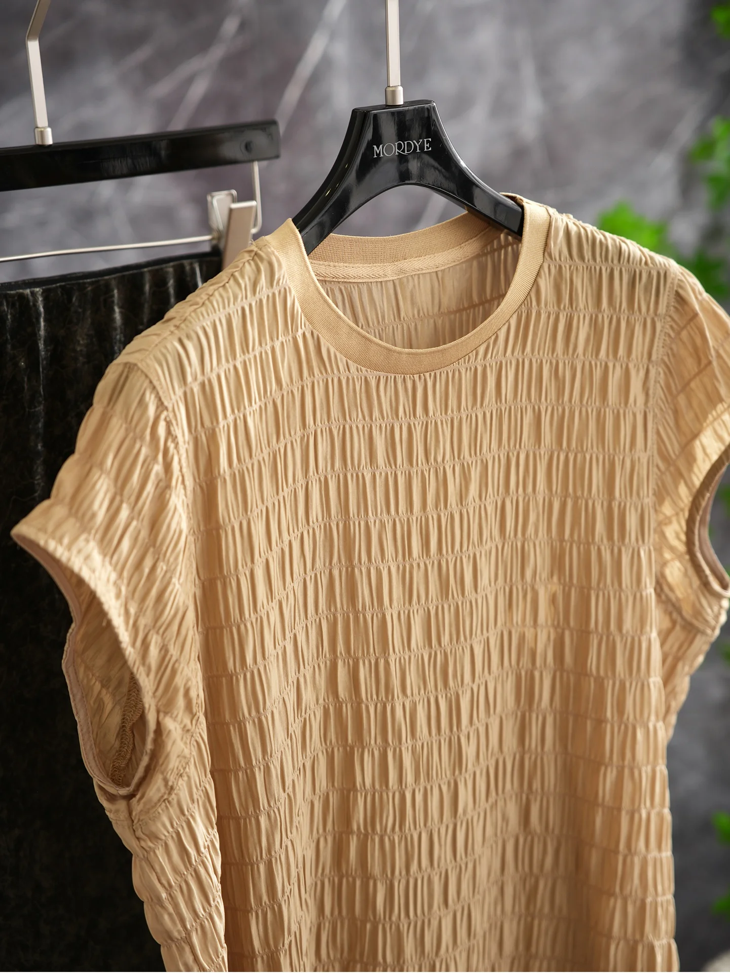 Silk Short Sleeve T-Shirt Women's Summer Slimming Top Heavy Embossing 100 Silk Casual Wear round Neckline Batwing Sl...
Silk Short Sleeve T-Shirt Women's Summer Slimming Top Heavy Embossing 100 Silk Casual Wear round Neckline Batwing Sl...