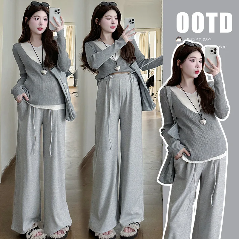 2025 Korean Style Pregnancy Outfit Early Autumn Color Block V-Neck Fake Two Layer Sweater with Lounge Pants Comfortable Set
2025 Korean Style Pregnancy Outfit Early Autumn Color Block V-Neck Fake Two Layer Sweater with Lounge Pants Comfortable Set