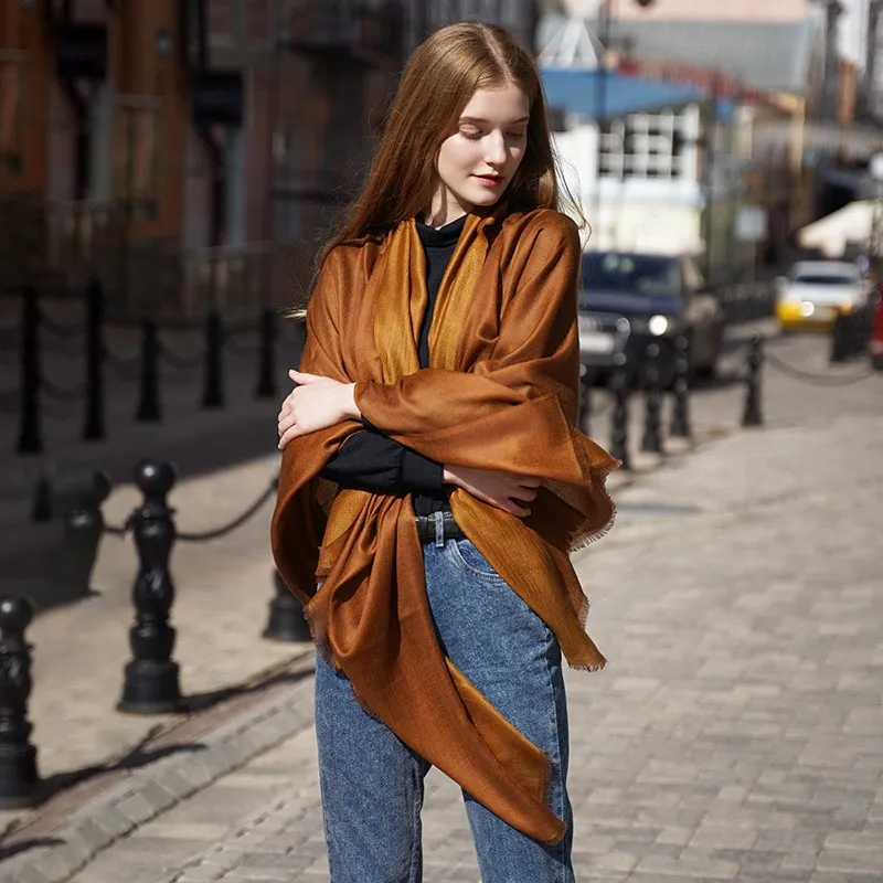 2024 New Double-Sided High-Yarn Cashmere Shawl Men's Warm Neck Warmer Glossy Comb Satin Texture Water-Soluble Wool Scarf
2024 New Double-Sided High-Yarn Cashmere Shawl Men's Warm Neck Warmer Glossy Comb Satin Texture Water-Soluble Wool Scarf