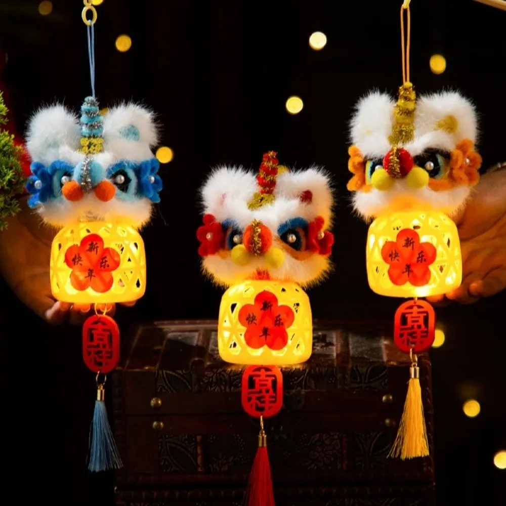 Chinese Style 2026 New Year Decorative Lantern Lion Dance Hanfu Accessories Chinese New Year Lantern DIY Handmade Portable
Chinese Style 2026 New Year Decorative Lantern Lion Dance Hanfu Accessories Chinese New Year Lantern DIY Handmade Portable