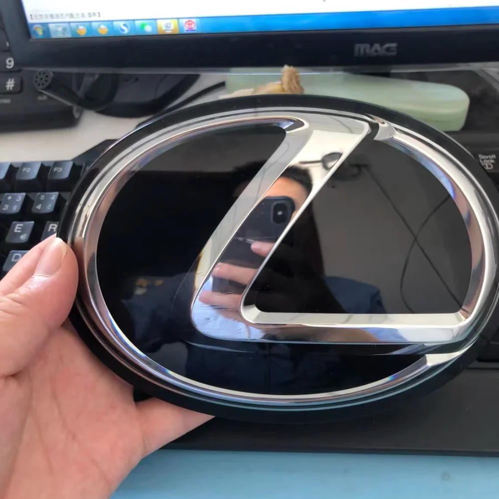 Эмблема-наклейка для автомобиля 90975 02171 Оригинальный значок радарного датчика ACC Lexus ES300H ES350 GX550 NX SERIES RZ300E RZ450E UX300 для передней решетки радиатора
Эмблема-наклейка для автомобиля 90975 02171 Оригинальный значок радарного датчика ACC Lexus ES300H ES350 GX550 NX SERIES RZ300E RZ450E UX300 для передней решетки радиатора