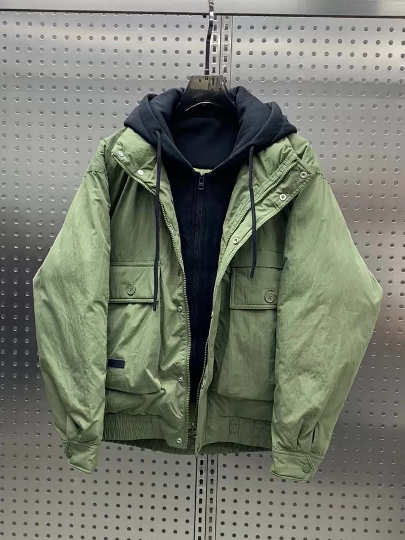 Модная мужская утепленная куртка с капюшоном из белого пуха, теплая верхняя одежда, большая теплая куртка, модное зимнее пальто для молодежи
Модная мужская утепленная куртка с капюшоном из белого пуха, теплая верхняя одежда, большая теплая куртка, модное зимнее пальто для молодежи