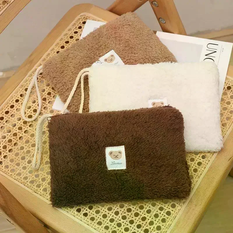 Милый плюшевый медведь большой емкости, дорожная косметическая сумка для хранения помады, женские наборы для макияжа, сумки, кошелек, пенал, сумки
Милый плюшевый медведь большой емкости, дорожная косметическая сумка для хранения помады, женские наборы для макияжа, сумки, кошелек, пенал, сумки