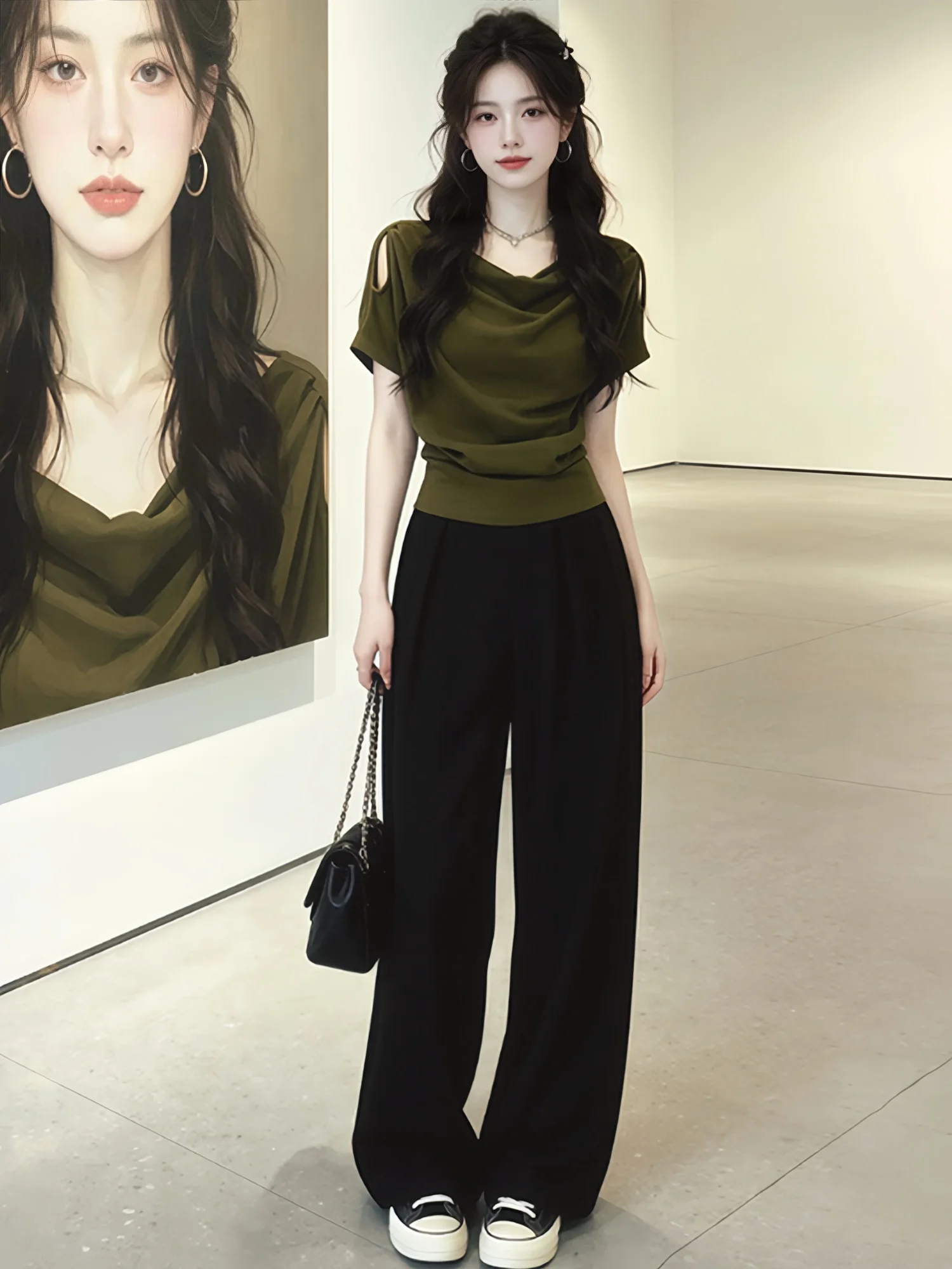 Military Green Hollow out Waist-Cut Short Sleeve T-Shirt Women's Summer Casual Style High Waist Design Breathable Top
Military Green Hollow out Waist-Cut Short Sleeve T-Shirt Women's Summer Casual Style High Waist Design Breathable Top