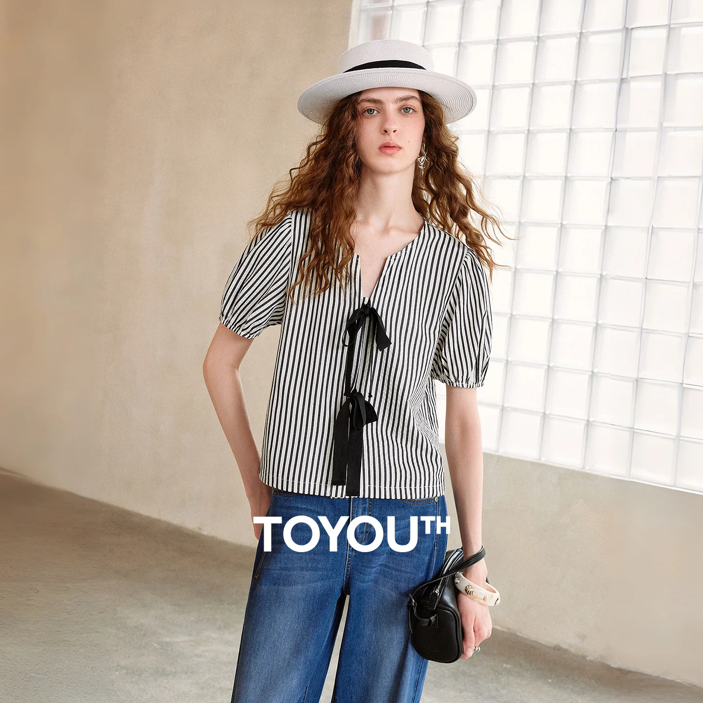 TOYOUTH Women Shirts 2026 Summer New Airy Textured Cropped Loose Striped Tie Bow Knot Casual Lightweight Breathable Tops
TOYOUTH Women Shirts 2026 Summer New Airy Textured Cropped Loose Striped Tie Bow Knot Casual Lightweight Breathable Tops