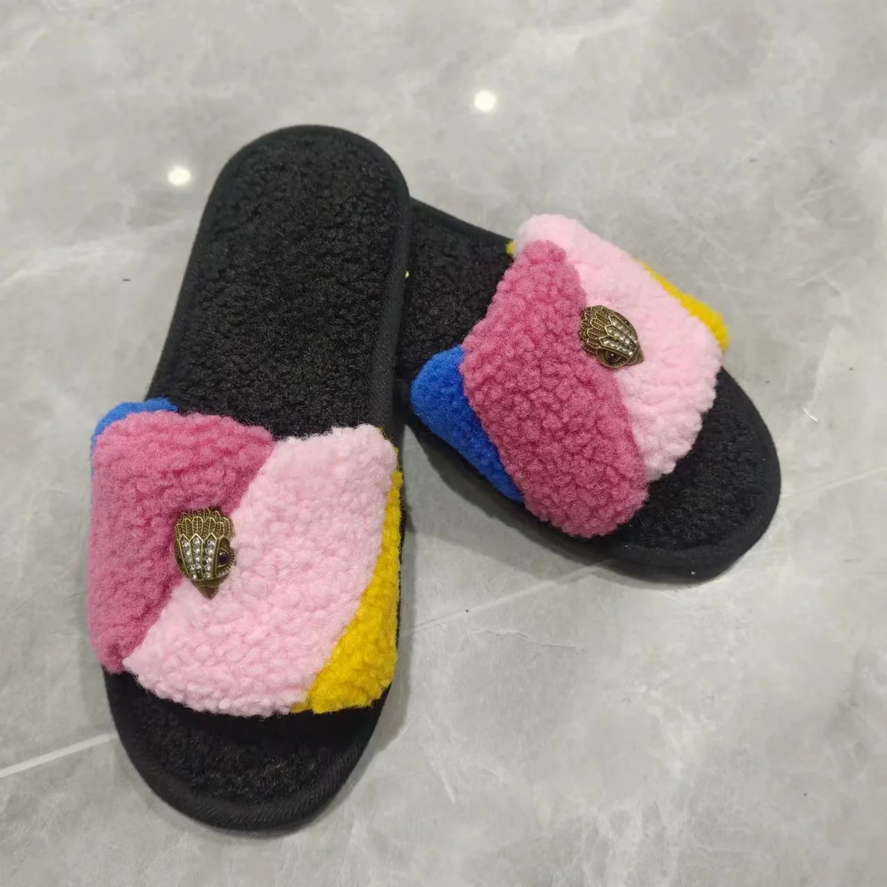 Ladies Luxury 2024 New Summer Multifunctional Fashion Slippers Platform Beach Slippers Flat Sandals
Ladies Luxury 2024 New Summer Multifunctional Fashion Slippers Platform Beach Slippers Flat Sandals
