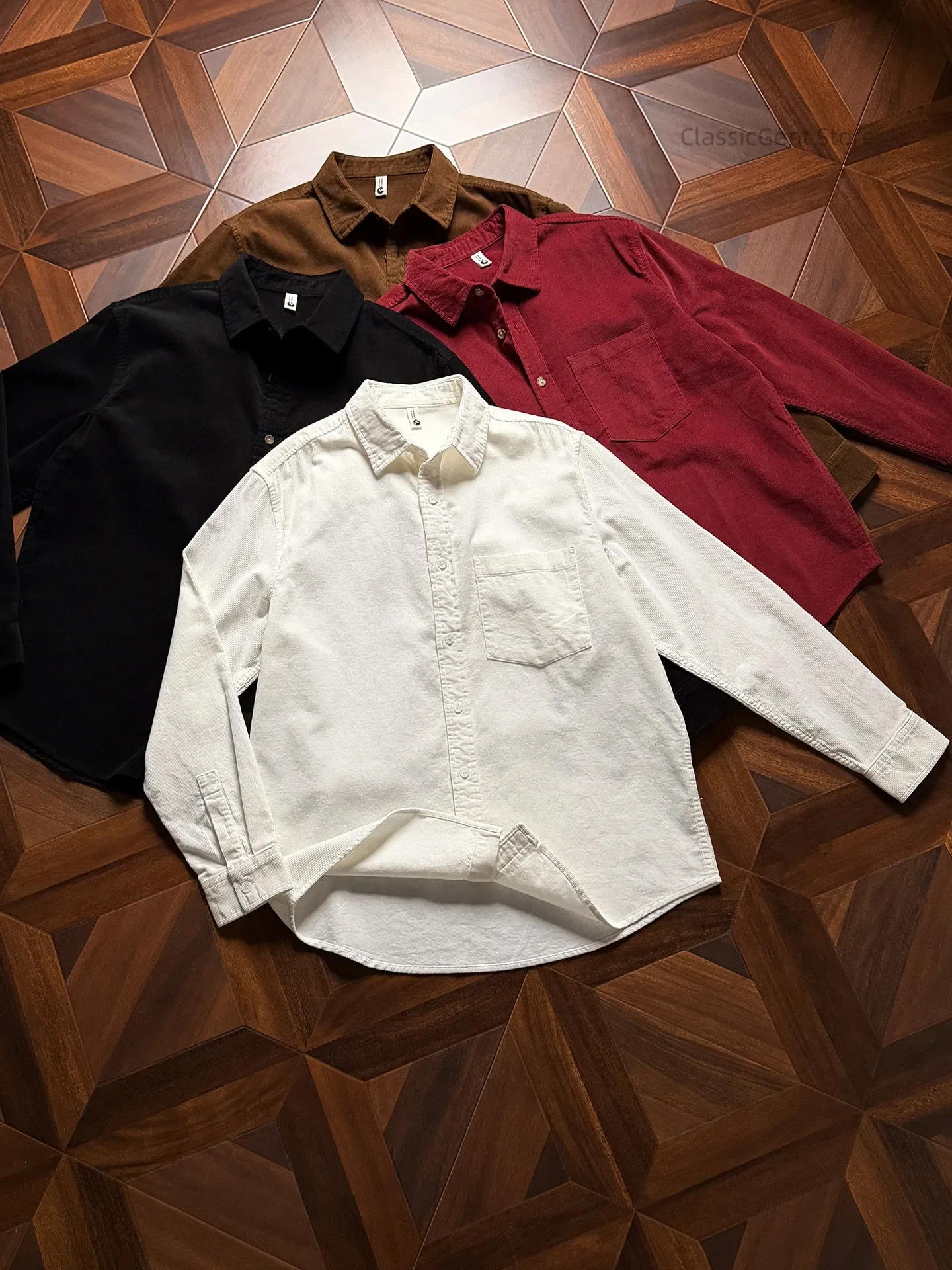 Soft-textured cotton long-sleeved shirt, matte-textured lapel retro atmosphere shirt
Soft-textured cotton long-sleeved shirt, matte-textured lapel retro atmosphere shirt