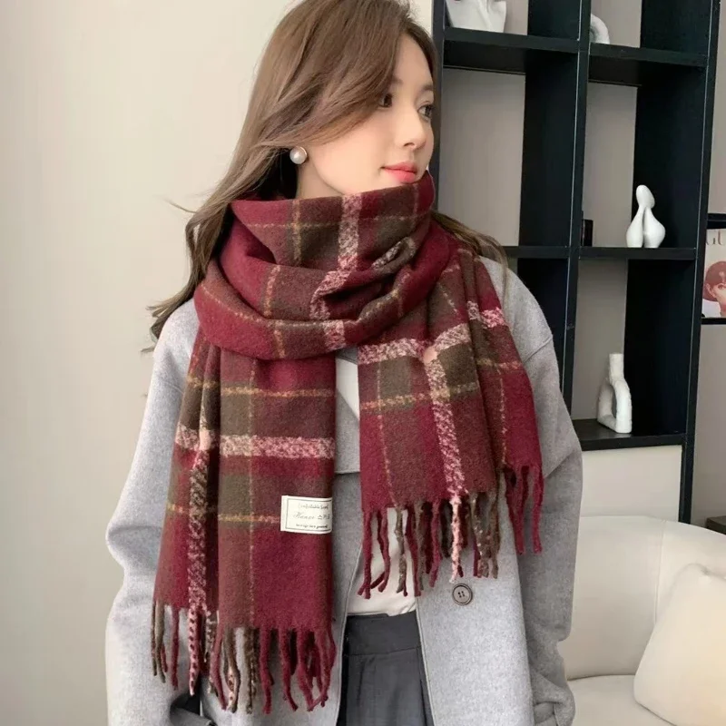 New retro plaid scarf girls winter versatile thickened warm long shawl dual-purpose versatile couple scarf luxury clothes women
New retro plaid scarf girls winter versatile thickened warm long shawl dual-purpose versatile couple scarf luxury clothes women