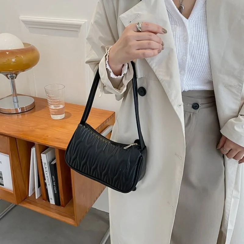 Stylish Women's PU Leather Shoulder Bag Casual Solid Messenger Luxury Underarm Purse for Women
Stylish Women's PU Leather Shoulder Bag Casual Solid Messenger Luxury Underarm Purse for Women