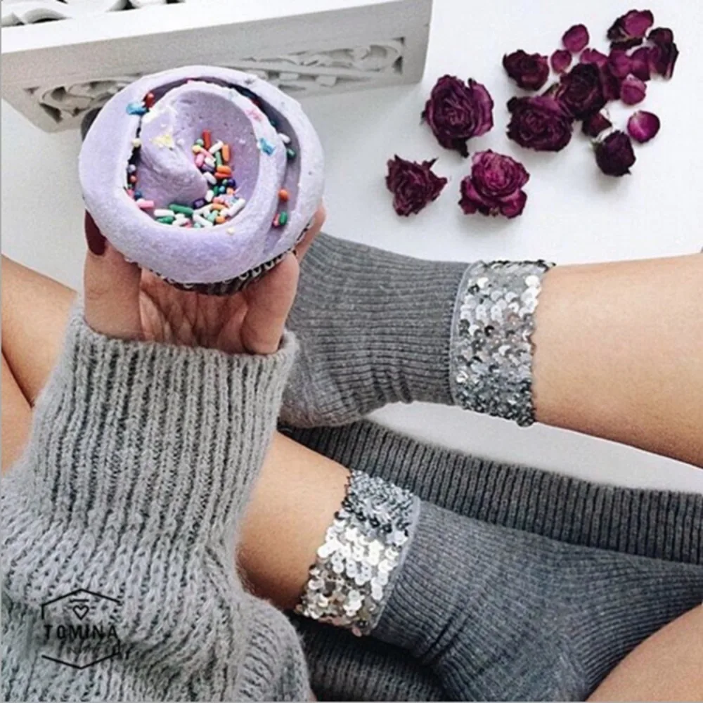 Soft Warm Simple Autumn Cotton Thicken Short Socks Middle Tube Hosiery Girls Glitter Socks Casual Hosiery
Soft Warm Simple Autumn Cotton Thicken Short Socks Middle Tube Hosiery Girls Glitter Socks Casual Hosiery