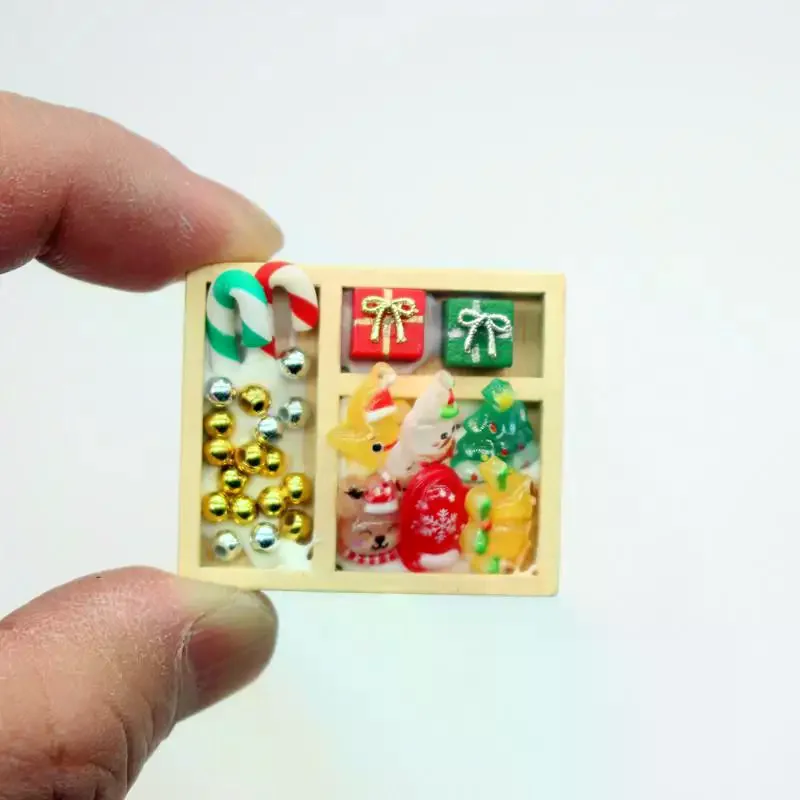 1 комплект, мини-подвесная модель елки, кукольный домик, красочные конфеты, рождественская подарочная коробка, миниатюры, праздничное украшение, аксессуары для кукол
1 комплект, мини-подвесная модель елки, кукольный домик, красочные конфеты, рождественская подарочная коробка, миниатюры, праздничное украшение, аксессуары для кукол