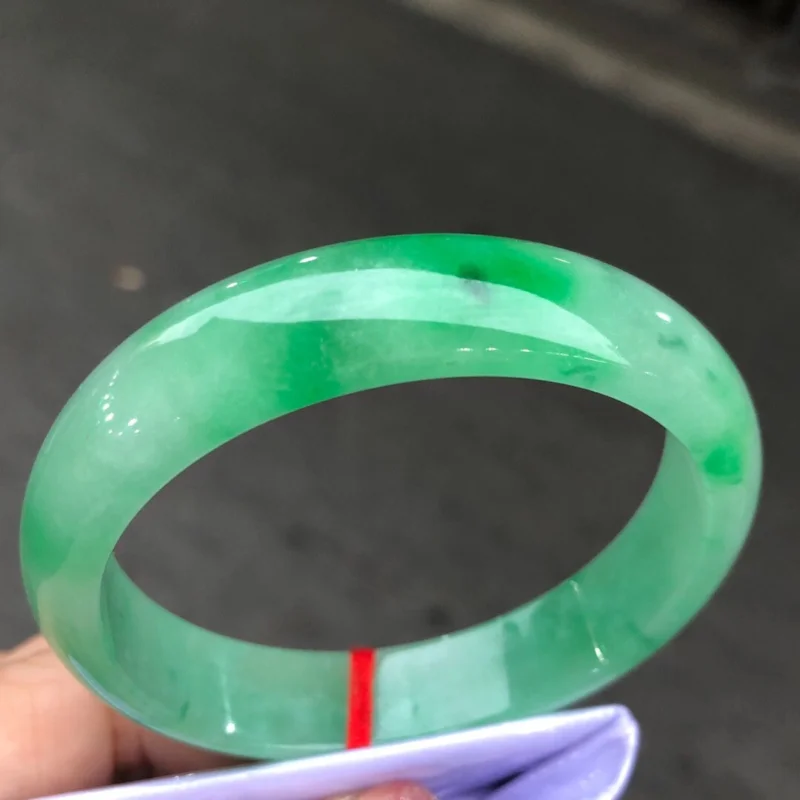 Certified Natural High Ice AA Burmese Green Jade jadeite Bracelets bangle 60MM
Certified Natural High Ice AA Burmese Green Jade jadeite Bracelets bangle 60MM
