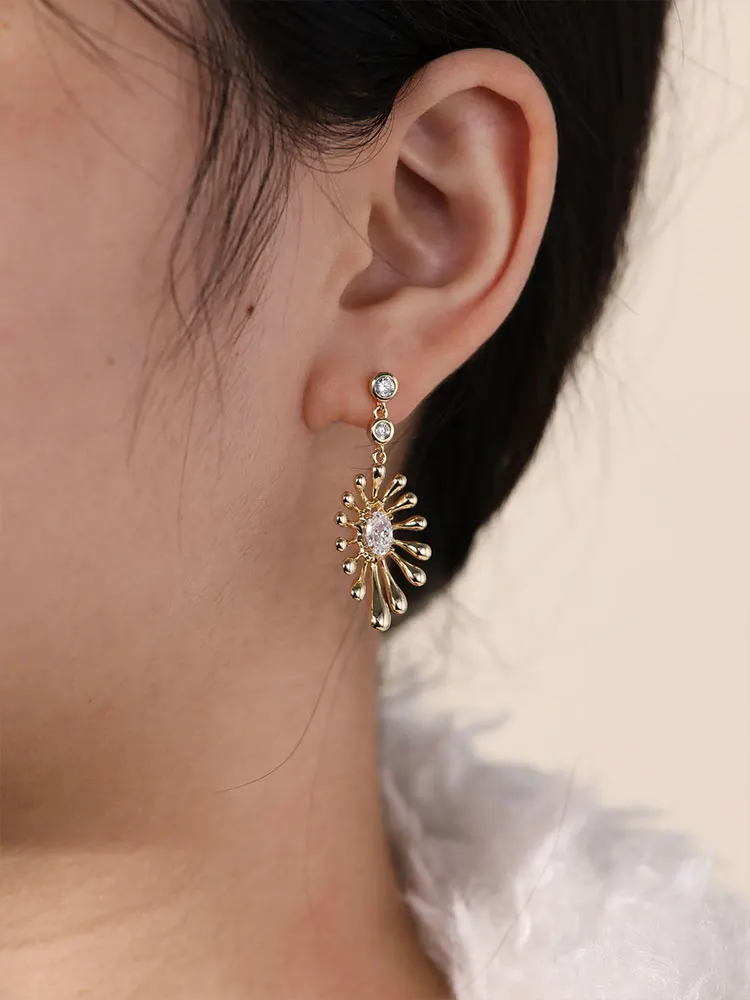TYYL New Full Zircon Stud Earrings for Woman Sparking Water Drop Diamond Earring Ear Jewelry Women's Exquisite Wedding Fine Gift
TYYL New Full Zircon Stud Earrings for Woman Sparking Water Drop Diamond Earring Ear Jewelry Women's Exquisite Wedding Fine Gift