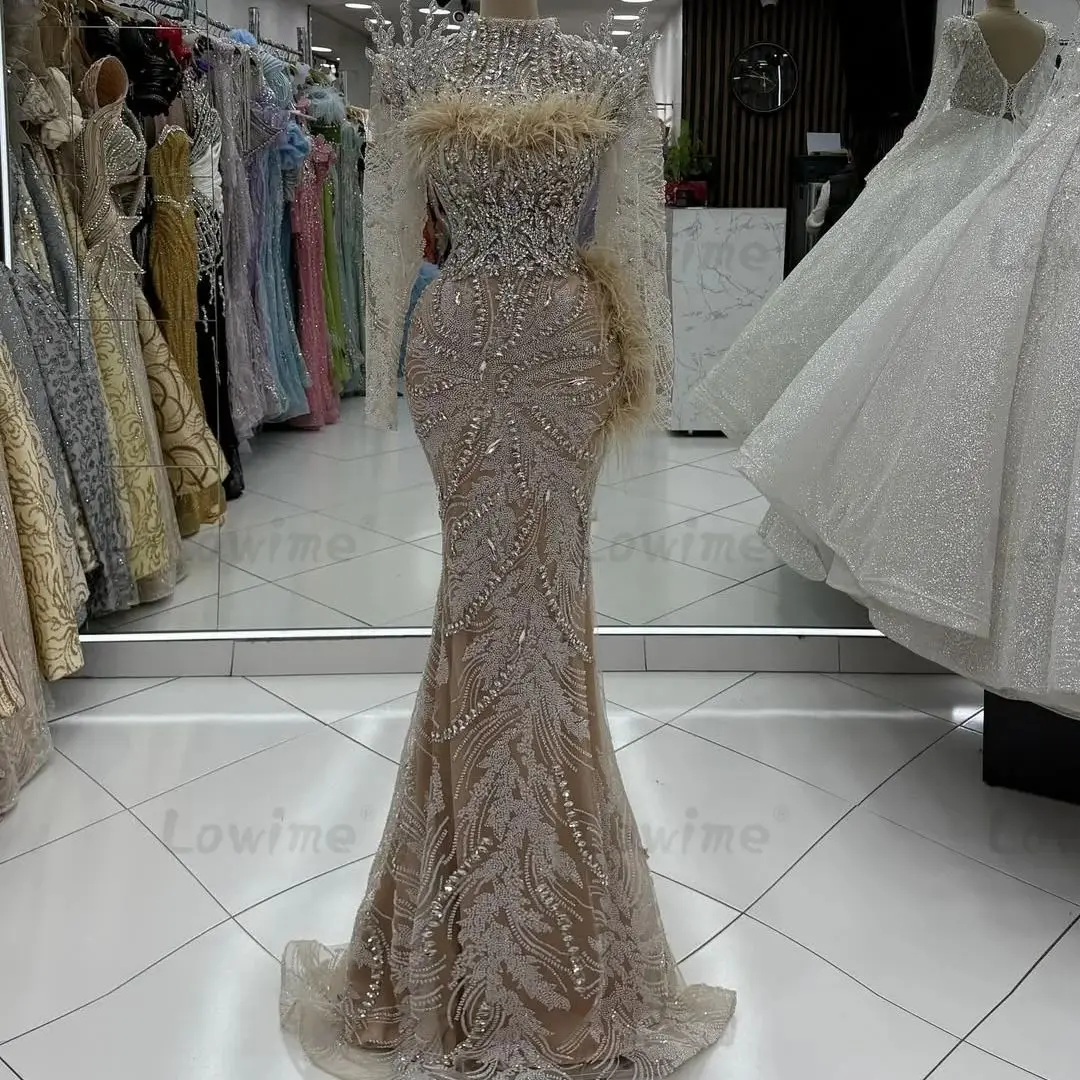 Feathers Champagne Long Sleeves Evening Dresses High Neck Mermaid Prom Gowns Customized Rhinestones Crystals Party Dress Wedding
Feathers Champagne Long Sleeves Evening Dresses High Neck Mermaid Prom Gowns Customized Rhinestones Crystals Party Dress Wedding