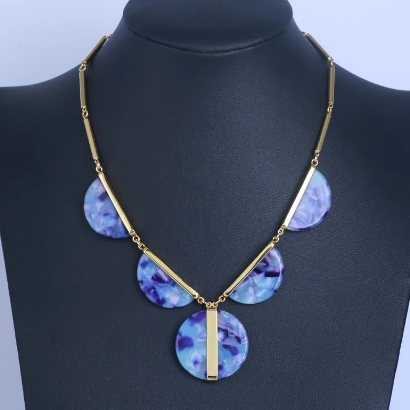 Trendy Statement Jewelry Leopard Print Resin White Shell Splicing Round Pendant Fashion Classic Design Necklace Jewelry
Trendy Statement Jewelry Leopard Print Resin White Shell Splicing Round Pendant Fashion Classic Design Necklace Jewelry