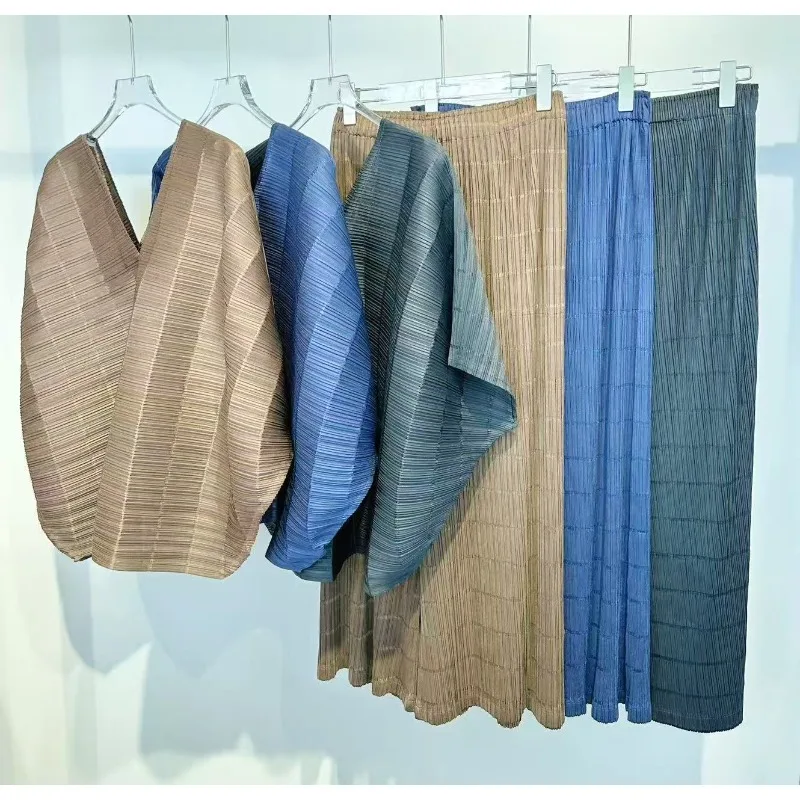 Miyake Бамбуковая плиссированная юбка, комплект 202, осень, новый свободный однотонный топ больших размеров + полуюбка, комплект из 2 предметов со складками, женская одежда
Miyake Бамбуковая плиссированная юбка, комплект 202, осень, новый свободный однотонный топ больших размеров + полуюбка, комплект из 2 предметов со складками, женская одежда