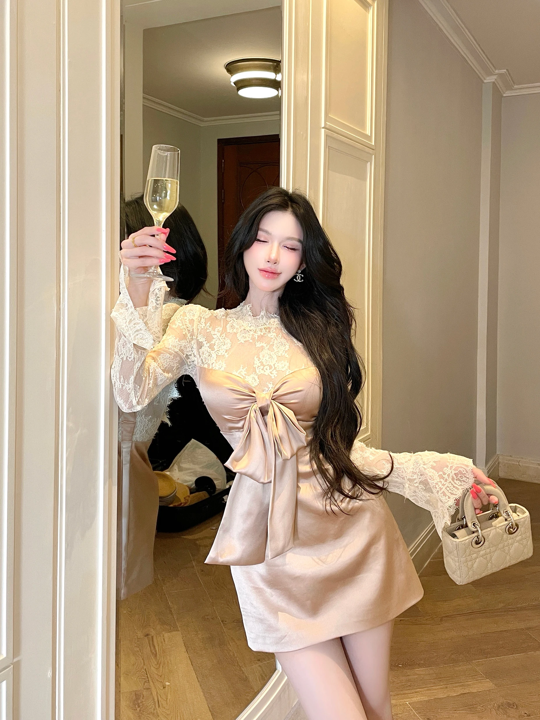 Romantic Style Lace Splicing Knot Dress Dustdip Club French Style Long Sleeve A-Line Dress with Chest Pad mid High ...
Romantic Style Lace Splicing Knot Dress Dustdip Club French Style Long Sleeve A-Line Dress with Chest Pad mid High ...