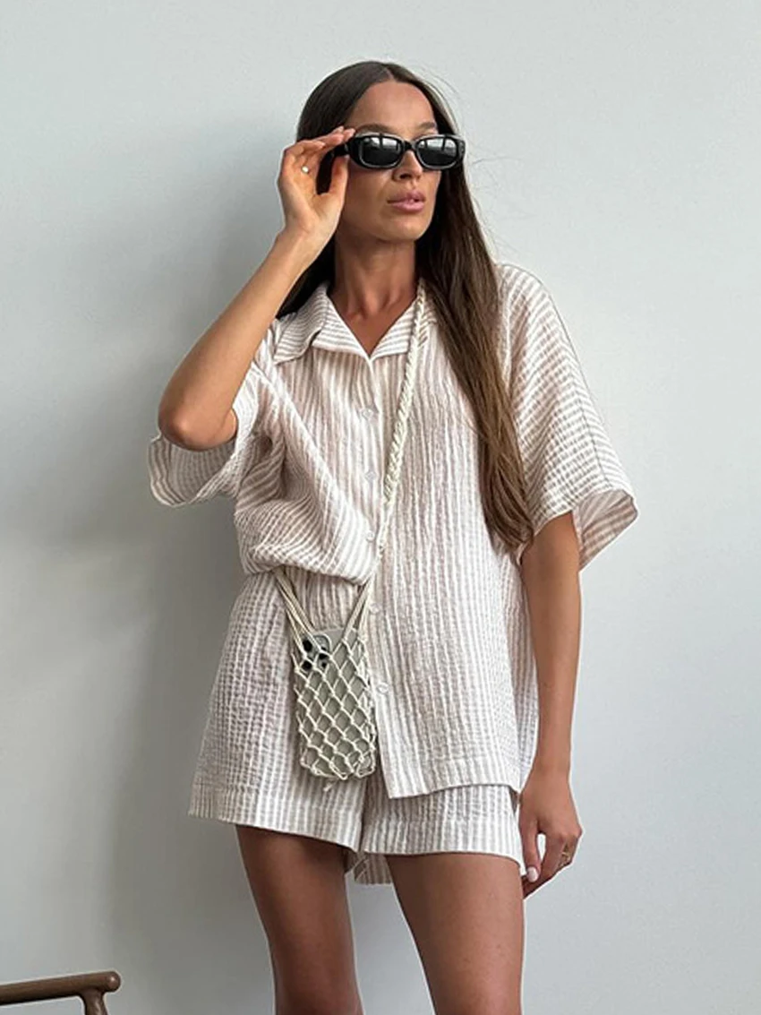Marthaqiqi Cotton Ladies Pajama Set Half Sleeve Sleepwear Turn-Down Collar Nightgown Shorts Striped Casual Female Nightwear Suit
Marthaqiqi Cotton Ladies Pajama Set Half Sleeve Sleepwear Turn-Down Collar Nightgown Shorts Striped Casual Female Nightwear Suit