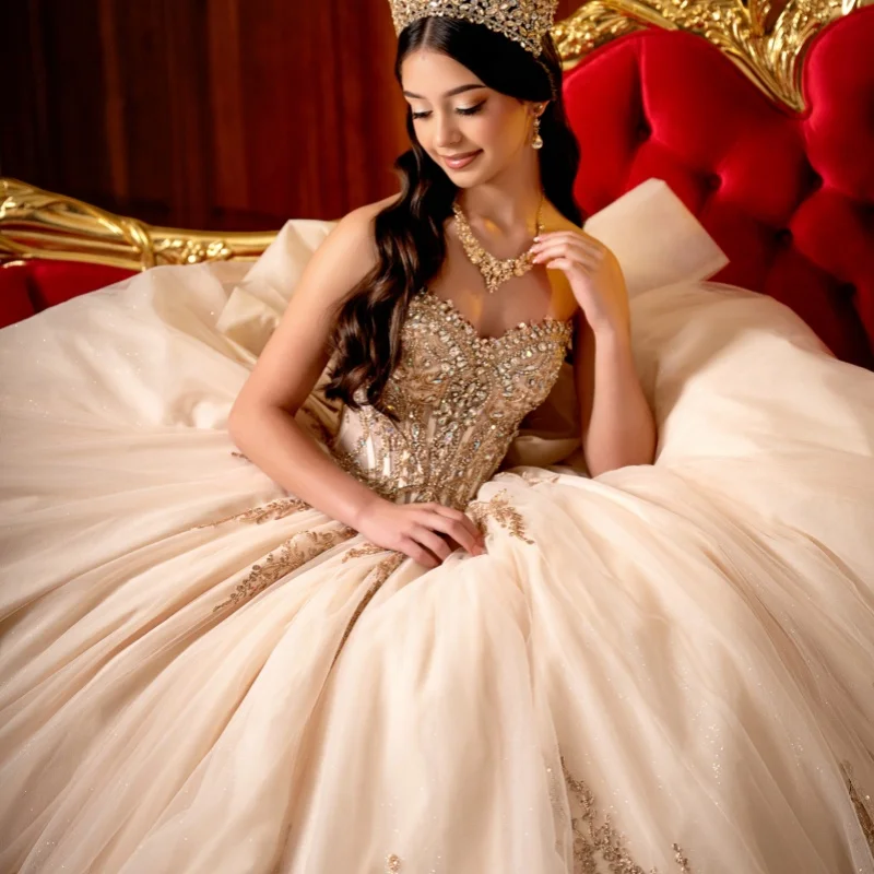Champagne Quinceanera Dress off-shoulder Golden Glitter Crystal Decal Long tail Big Bow vestidos de 15 Quinceanera Customize
Champagne Quinceanera Dress off-shoulder Golden Glitter Crystal Decal Long tail Big Bow vestidos de 15 Quinceanera Customize