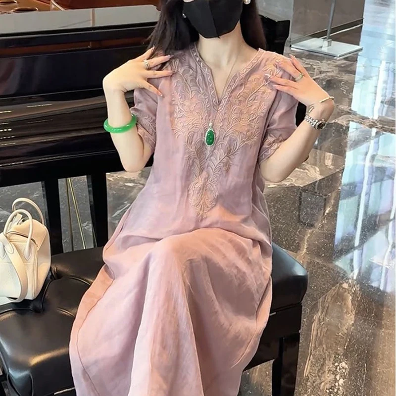 Fashion V-Neck Spliced Solid Color Embroidery Vintage Dress Women's Clothing Summer New Loose Office Lady Ladies Dresses
Fashion V-Neck Spliced Solid Color Embroidery Vintage Dress Women's Clothing Summer New Loose Office Lady Ladies Dresses