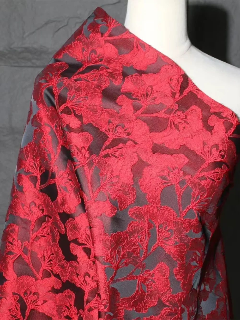 Dark Red Retro Jacquard Fabric for Dress Fashion Designer Cloth By The Meter Apparel Diy Sewing Fabrics Material
Dark Red Retro Jacquard Fabric for Dress Fashion Designer Cloth By The Meter Apparel Diy Sewing Fabrics Material