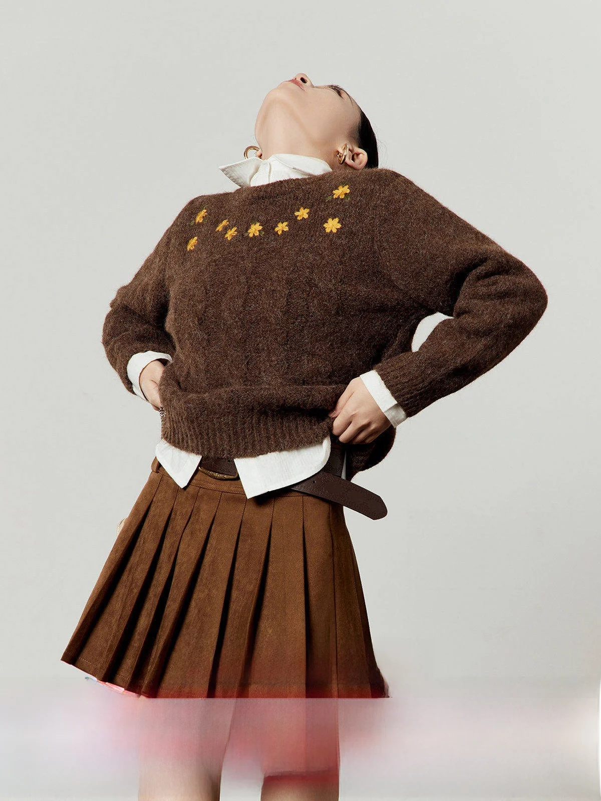 Caramel Colored Knitted Wool Sweater Women's ort round Ne Embroidered Yellow Flower Autumn New Sle Warmth Emitting Top
Caramel Colored Knitted Wool Sweater Women's ort round Ne Embroidered Yellow Flower Autumn New Sle Warmth Emitting Top