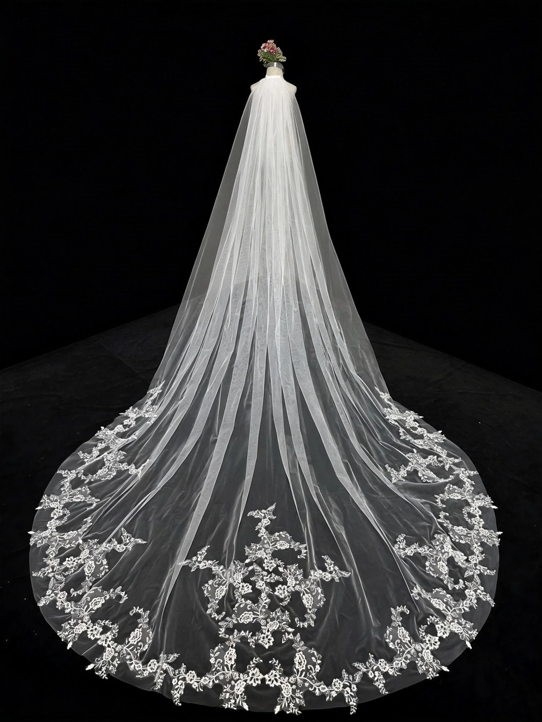 Фата и волк Роскошная соборная свадебная фата — прозрачный тюль с замысловатым белым кружевным краем
Фата и волк Роскошная соборная свадебная фата — прозрачный тюль с замысловатым белым кружевным краем