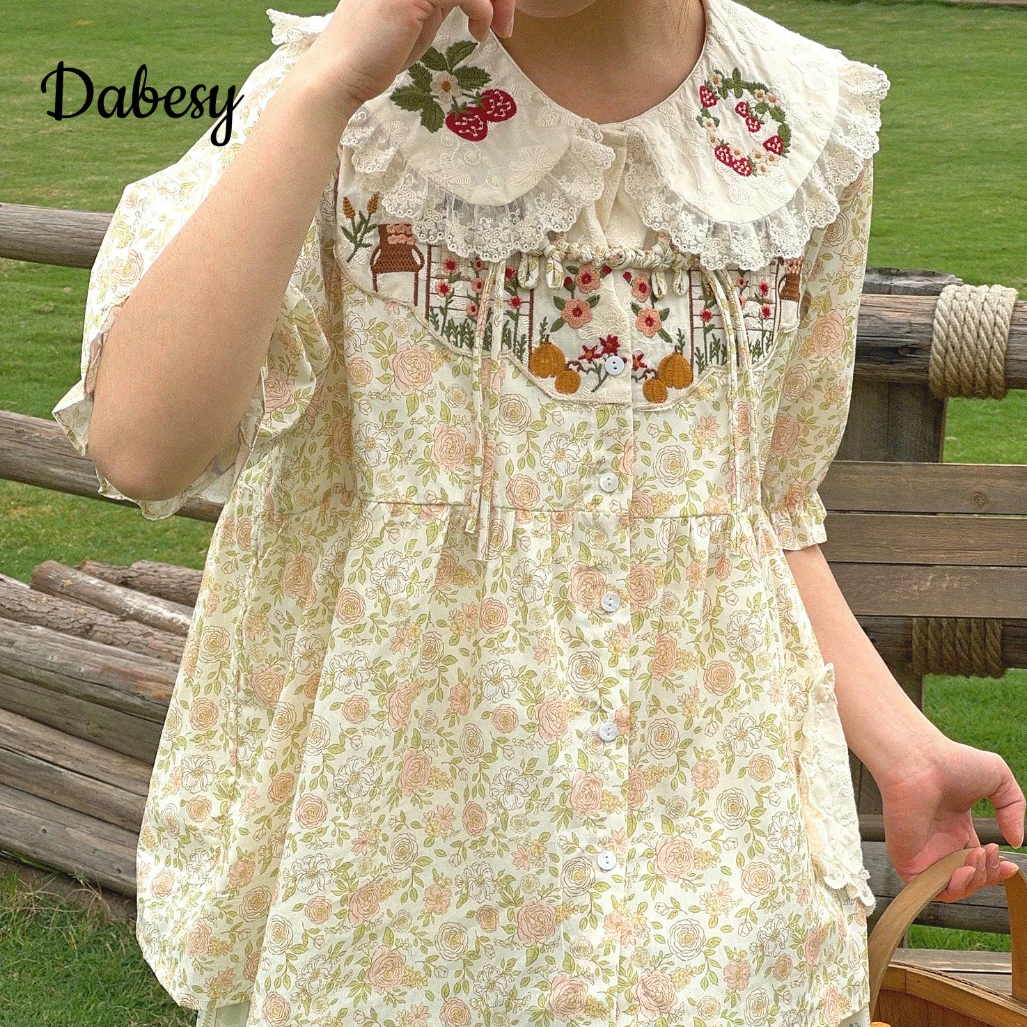 Vintage Floral Kawaii Shirts Women Japanese Mori Girl Embroidery Peter Pan Collar Puff Sleeve Tops Summer Loose Casual Blouse
Vintage Floral Kawaii Shirts Women Japanese Mori Girl Embroidery Peter Pan Collar Puff Sleeve Tops Summer Loose Casual Blouse