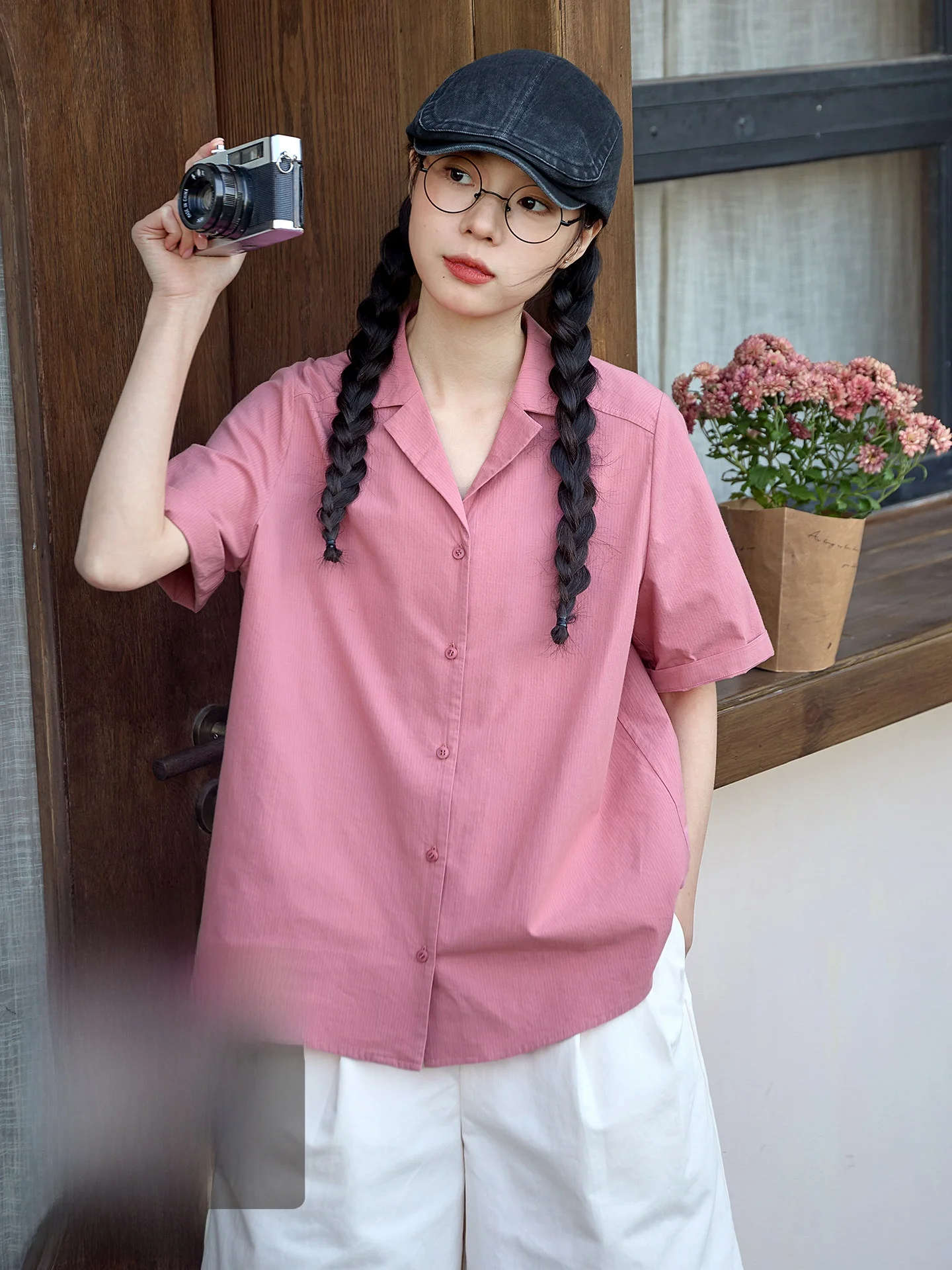 Casual Style Pink Shirt Women's Loose Fit Short Sleeve Turn-down Collar Breathable Cotton Blend Summer Top with Dark Stripe
Casual Style Pink Shirt Women's Loose Fit Short Sleeve Turn-down Collar Breathable Cotton Blend Summer Top with Dark Stripe