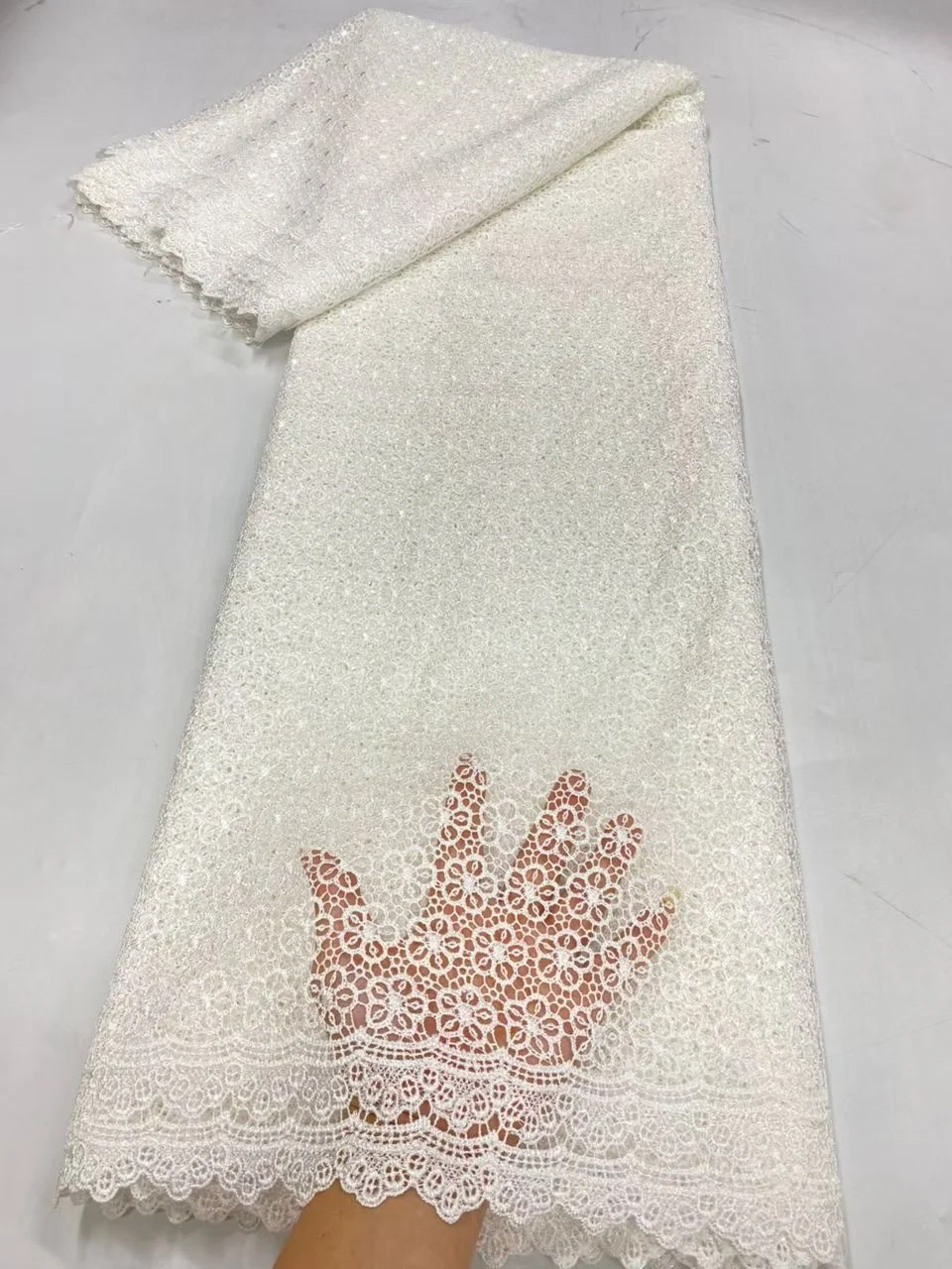 2026 High-Quality Africa Nigerian Sequins Cotton Embroidery Lace Fabric Tulle for Wedding Party Dress Chiffon 5Yards JL566
2026 High-Quality Africa Nigerian Sequins Cotton Embroidery Lace Fabric Tulle for Wedding Party Dress Chiffon 5Yards JL566