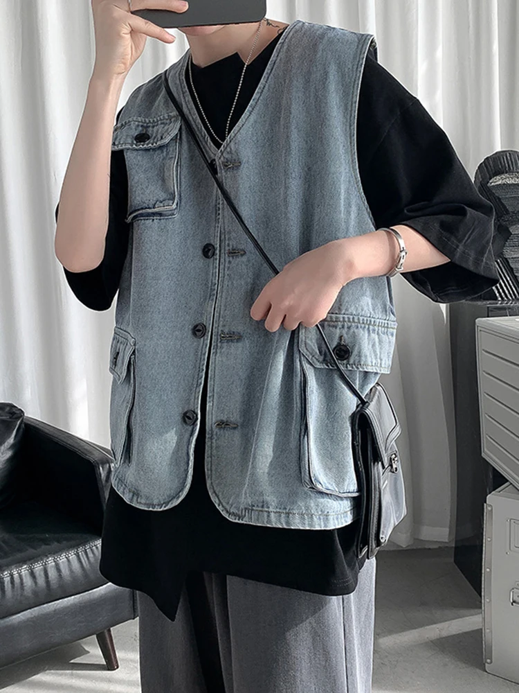 Мужской джинсовый жилет свободного кроя в корейском стиле, модный, повседневный, рабочий, из смесового хлопка и полиэстера, с V-образным вырезом, на молнии
Мужской джинсовый жилет свободного кроя в корейском стиле, модный, повседневный, рабочий, из смесового хлопка и полиэстера, с V-образным вырезом, на молнии