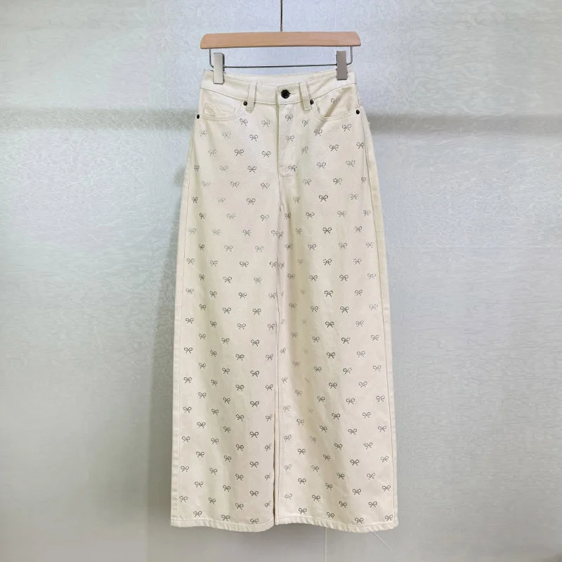 Spring summer 2025 fashion full diamond design bow jeans women's high waist loose wide leg pants
Spring summer 2025 fashion full diamond design bow jeans women's high waist loose wide leg pants
