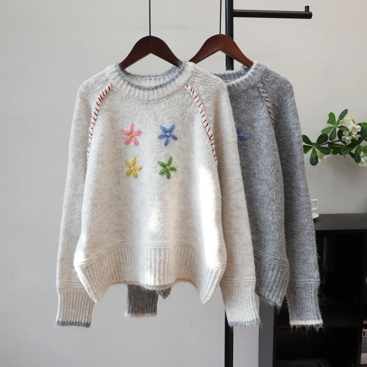 Модный свитер с цветочной вышивкой, круглым вырезом, женский, весна-осень, новый, в стиле лоу-эйр, ретро, с длинными рукавами, вязаный, женские топы
Модный свитер с цветочной вышивкой, круглым вырезом, женский, весна-осень, новый, в стиле лоу-эйр, ретро, с длинными рукавами, вязаный, женские топы
