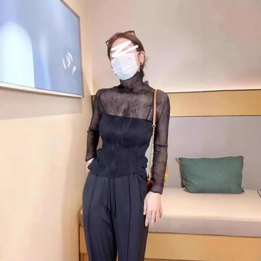 Pleats Pleated T-shirt 2025 Spring Summer New High-end Tops High Elastic Slim High Collar Wild Transparent Thin Section Shirt
Pleats Pleated T-shirt 2025 Spring Summer New High-end Tops High Elastic Slim High Collar Wild Transparent Thin Section Shirt