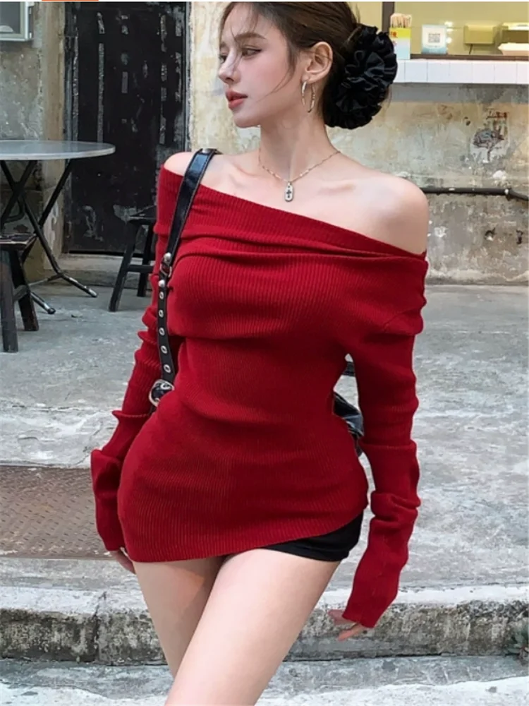 One Shoulder Retro Red Knitted Sweater Women Slash Neck Irregular Slim T-Shirt 2025 New Spring Women Fashion Tops Chic Shirt
One Shoulder Retro Red Knitted Sweater Women Slash Neck Irregular Slim T-Shirt 2025 New Spring Women Fashion Tops Chic Shirt