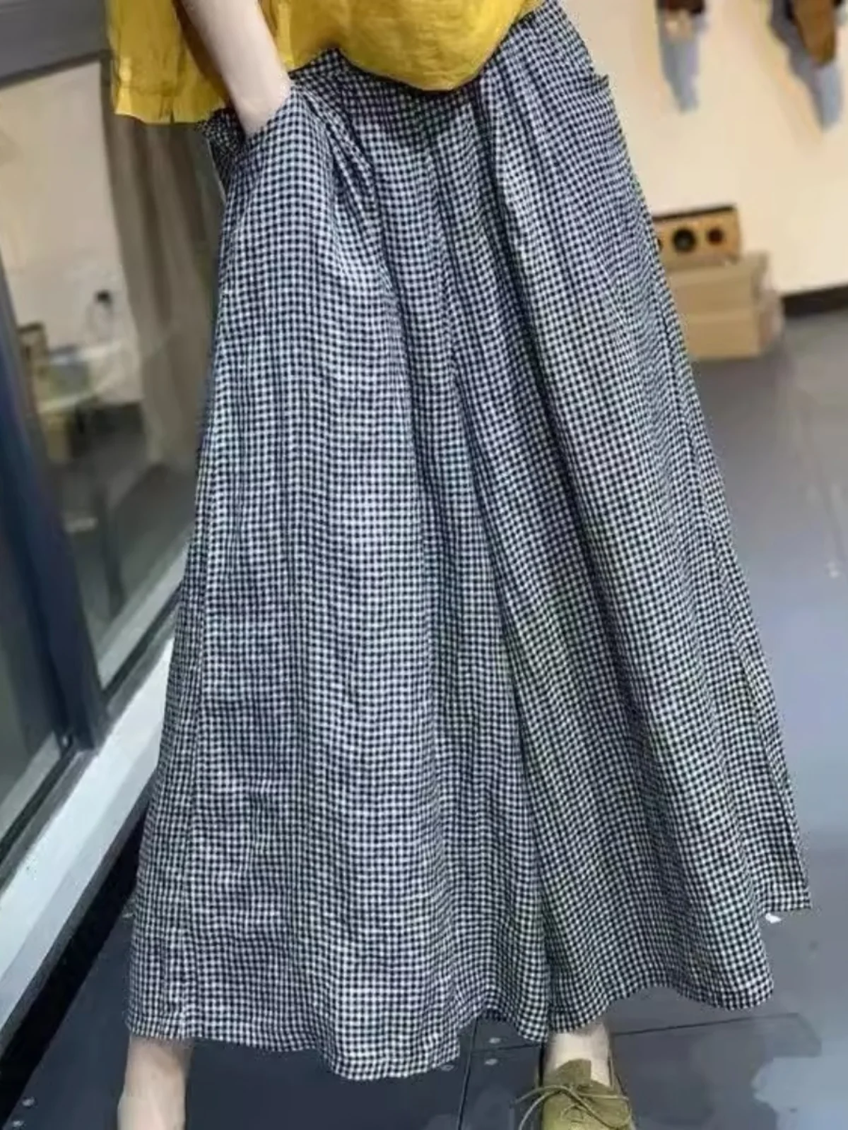 Свободные повседневные женские клетчатые хлопковые и льняные широкие брюки с высокой талией, удобные дышащие летние модные брюки
Свободные повседневные женские клетчатые хлопковые и льняные широкие брюки с высокой талией, удобные дышащие летние модные брюки