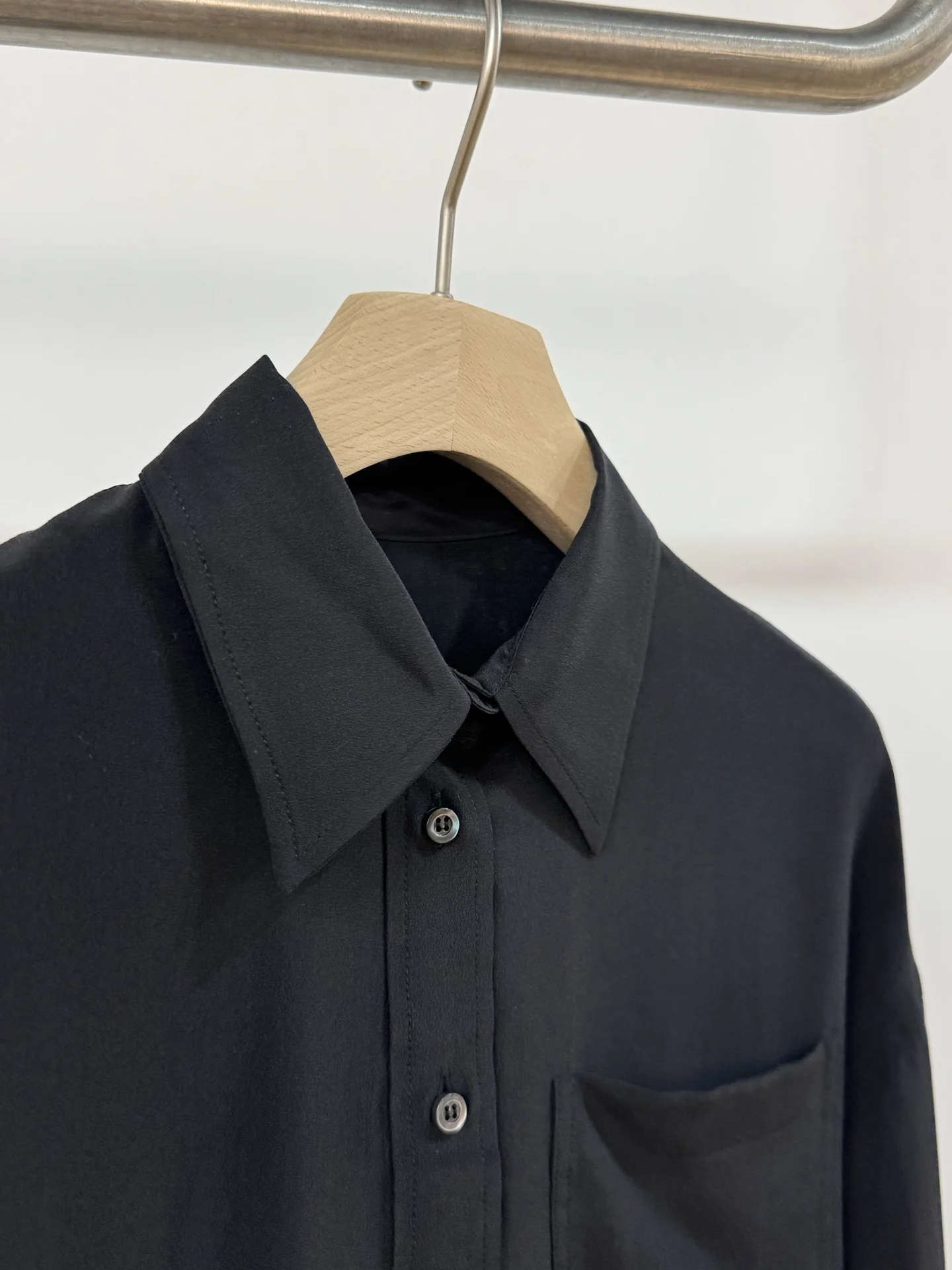 2026 Early Spring New High-Quality Fashionable Casual Silk Long-Sleeved Shirt For Women (Sizes S, M, L, Xl)
2026 Early Spring New High-Quality Fashionable Casual Silk Long-Sleeved Shirt For Women (Sizes S, M, L, Xl)