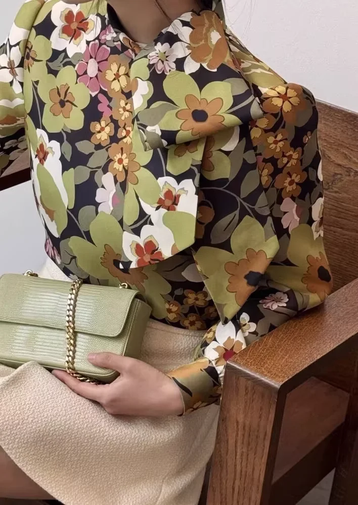 Hot Sale Spring Women's Clothes Fashion Silk Straight Shirt Green Elegant Ladies Bowtie Collar Printed Blouse
Hot Sale Spring Women's Clothes Fashion Silk Straight Shirt Green Elegant Ladies Bowtie Collar Printed Blouse