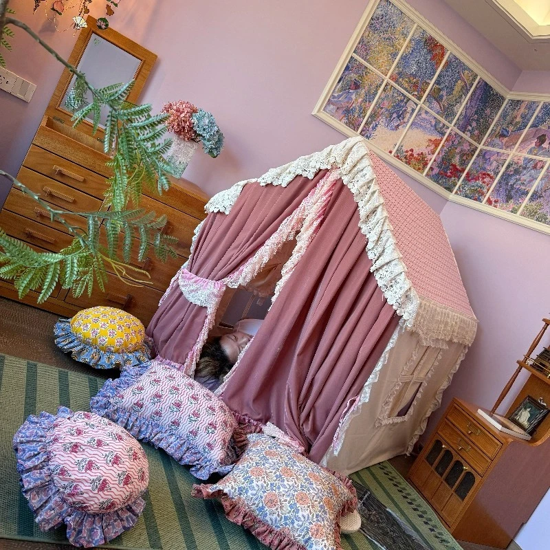 Indoor children's house girl play house small house
Indoor children's house girl play house small house