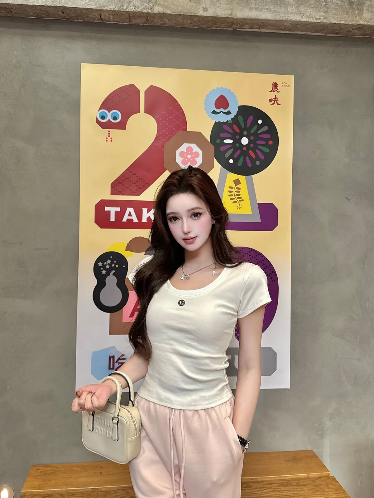 6JONIbyBEB Bla Matte Metal Embellished Premium Cotton Elastic Comfortable Slimming Versatile ort Sve T-irt
6JONIbyBEB Bla Matte Metal Embellished Premium Cotton Elastic Comfortable Slimming Versatile ort Sve T-irt