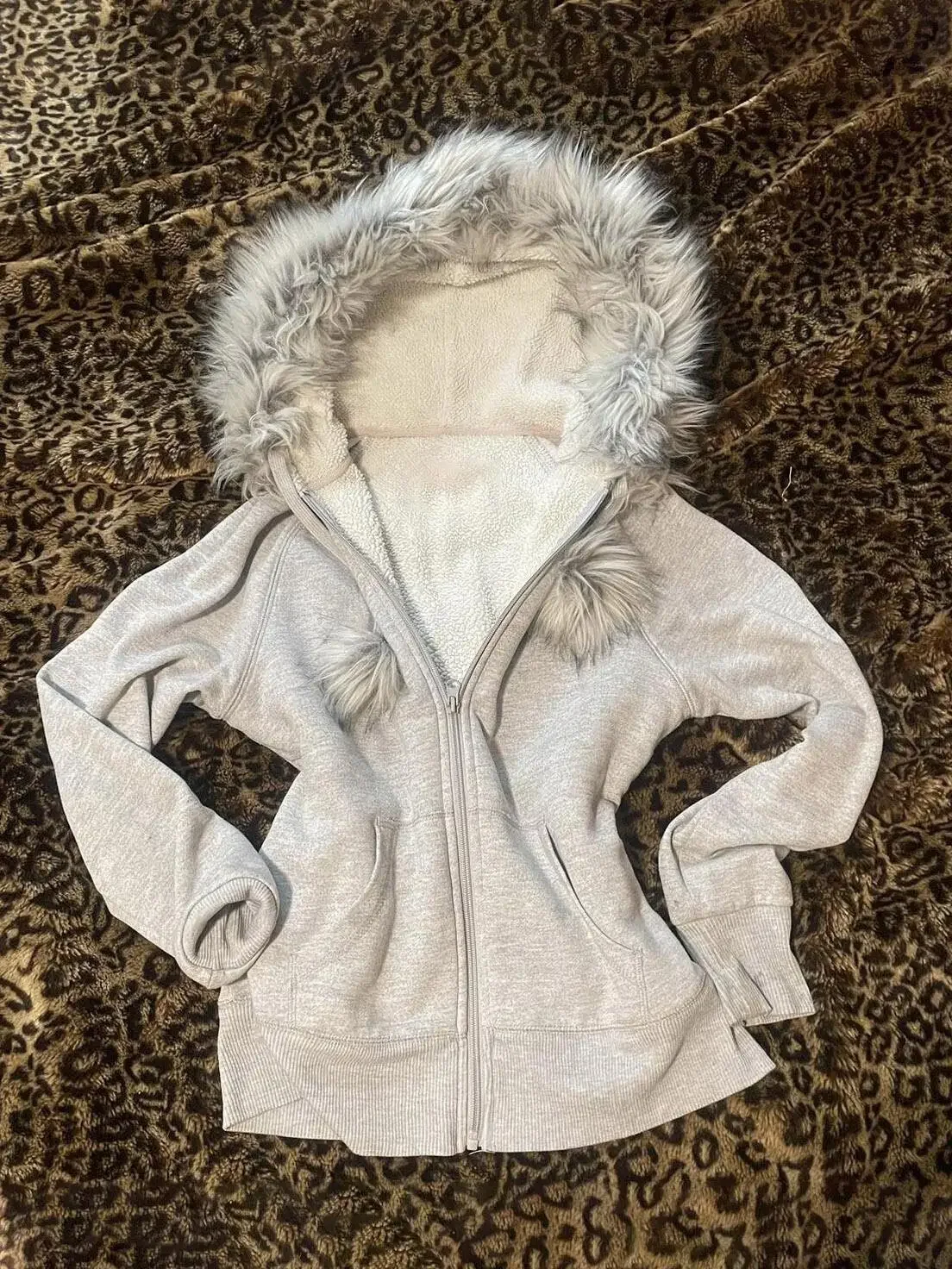 Y2k Aesthetic Harajuku Casual Zippers Jackets Patchwork Fur Vintage Hooded Coats Women Grunge Drawstring Sweatshirts Jacket 90s
Y2k Aesthetic Harajuku Casual Zippers Jackets Patchwork Fur Vintage Hooded Coats Women Grunge Drawstring Sweatshirts Jacket 90s