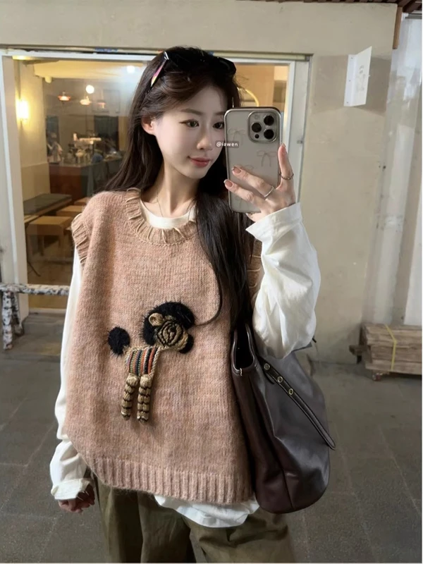 Cute Embroidered Sweater Vest Women's Overhead Loose Spring Autumn Winter Layering Soft Cozy Knitted Base Layer Top
Cute Embroidered Sweater Vest Women's Overhead Loose Spring Autumn Winter Layering Soft Cozy Knitted Base Layer Top